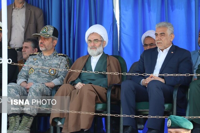 آغاز مراسم بزرگداشت روز ارتش در رشت