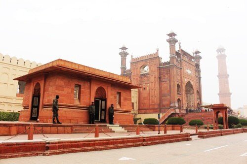 آرامگاه علامه اقبال لاهوری در کنار مسجد پادشاهی/ عکسها از مرتضی رضوانفر ایرانیترین غیرایرانی