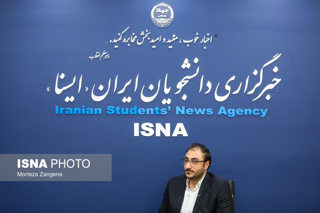 سلفسرویس چلوکباب در استخر/ ماجرای عجیب مایوی پاره و مسابقه با جوراب!