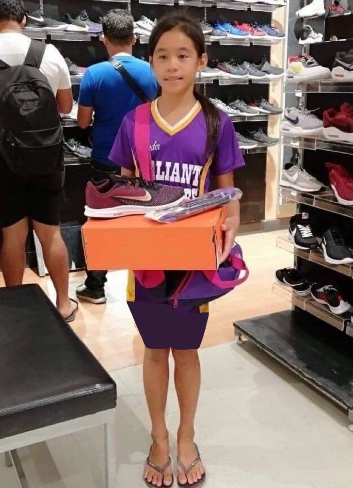 دختر فیلیپینی که با کفشهای نقاشی شده برنده ۳ مدال طلا شد