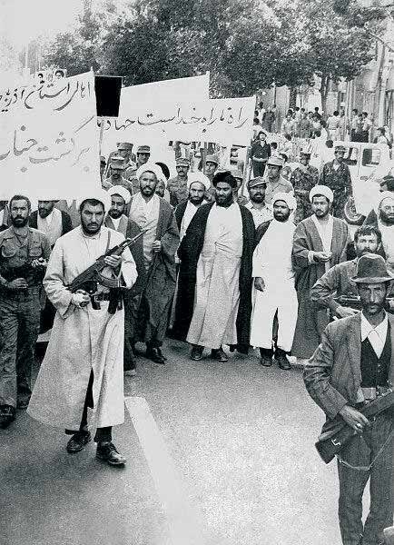 جنگ مغلوبه رژیم پهلوی در سربازخانهها