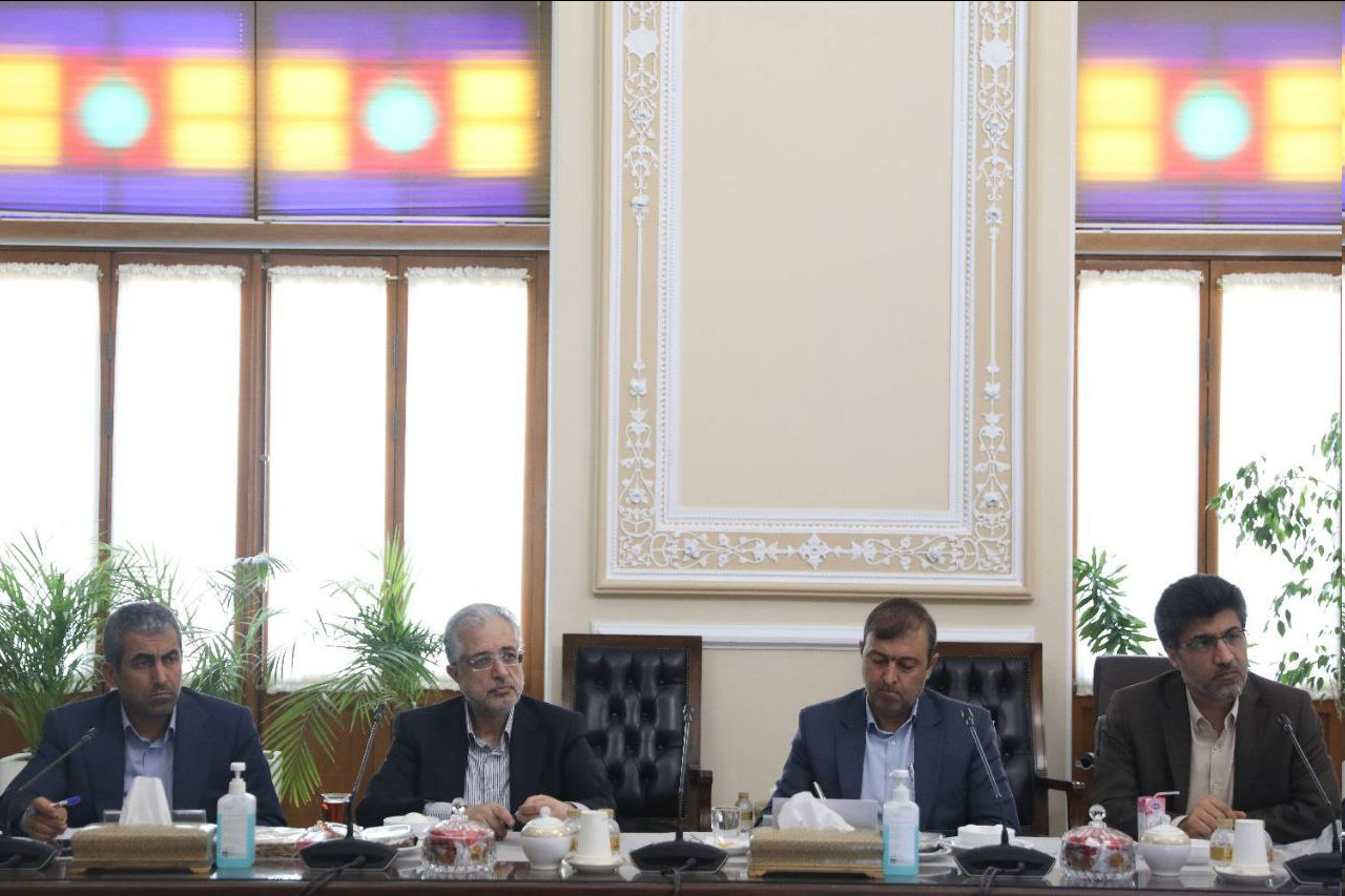 جلسه مشترک کمیسیون اقتصادی با مدیران عامل هلدینگهای سرمایهگذاری برگزار شد