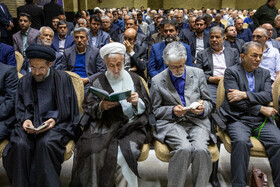 غلامعلی حدادعادل، عضو مجمع تشخیص مصلحت نظام، حجتالاسلام کاظم صدیقی و حجتالاسلام علیاکبر ابوترابیفرد امامان جمعه موقت تهران مراسم ختم مرحوم پرویز داوودی