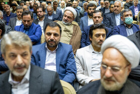 عیسی زارعپور، وزیر ارتباطات و فناوری اطلاعات در مراسم ختم مرحوم پرویز داوودی