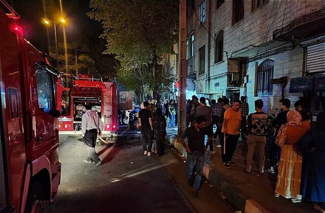 آتشسوزی یک ساختمان مسکونی در شهرک ۱۳ آبان آتشسوزی یک ساختمان مسکونی در شهرک ۱۳ آبان