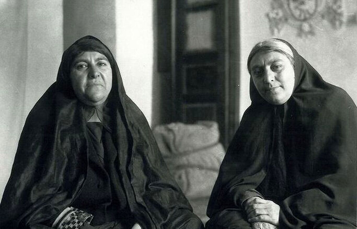 این شاهزاده خانم قاجار اولین وارد کننده تاکسی به تهران بود+ عکس