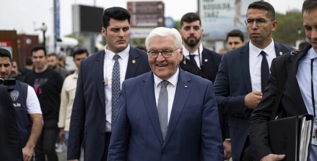 استقبال مرم استانبول از رئیسجمهور آلمان با شعار «آلمان قاتل»