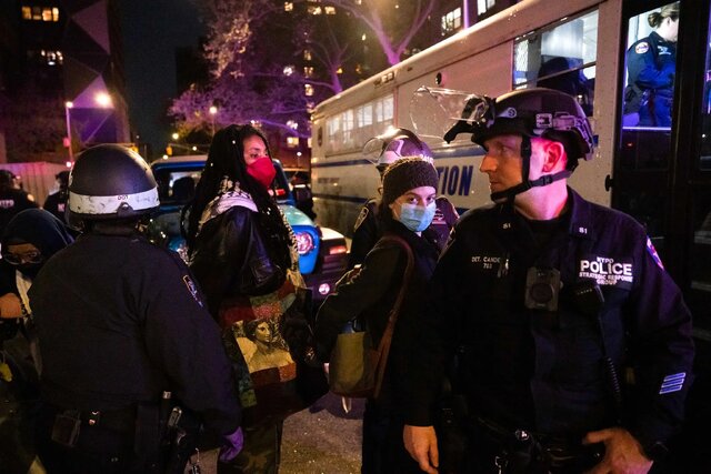 شب ناآرام دانشگاههای آمریکا با بازداشت صدها دانشجوی حامی فلسطین