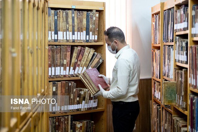 عکس تزئینی است دستگیری باند سرقت از کتابخانهها!