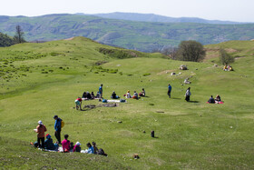 گردشگران درارتفاعات برفچال، شهرستان مینودشت - استان گلستان