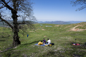گردشگران درارتفاعات برفچال، شهرستان مینودشت - استان گلستان