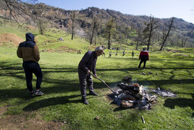 گردشگران درارتفاعات برفچال، شهرستان مینودشت - استان گلستان