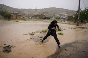 بارش باران و آب گرفتگی معابر در سطح شهر شیراز