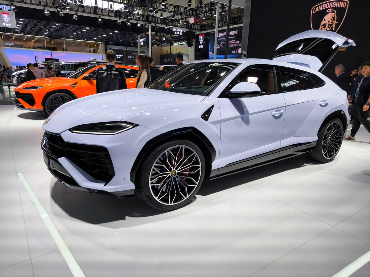 نمایشگاه بین المللی خودرو در پکن آغاز بهکار کرد+ تصویر