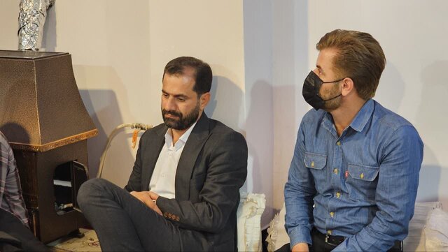 توجه به قرآن، بسیاری از مشکلات امروز ما را حل میکند