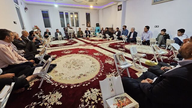 توجه به قرآن، بسیاری از مشکلات امروز ما را حل میکند