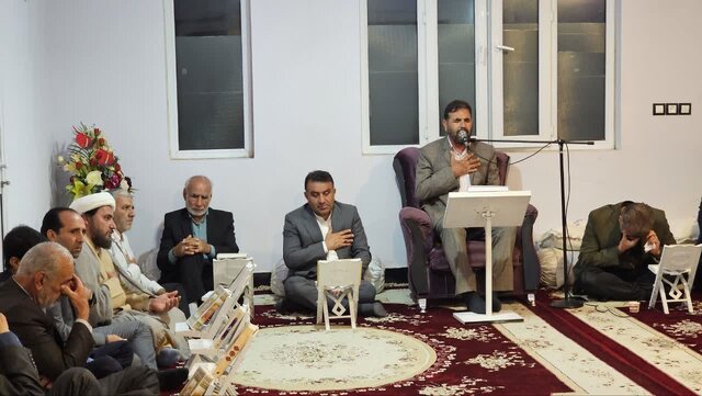 توجه به قرآن، بسیاری از مشکلات امروز ما را حل میکند