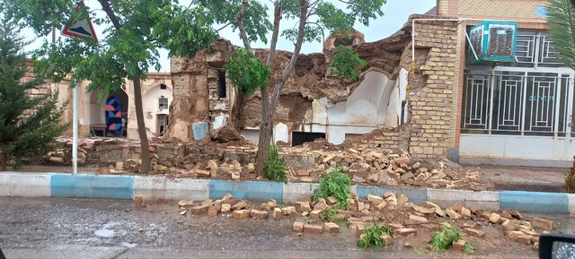 باران سیلآسای زواره خشتهای شهر را با خود برد