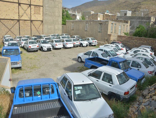 خودروهای رسوبی در پارکینگ‌های کرمانشاه تعیین تکلیف می‌شوند