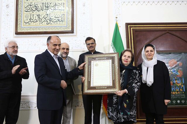 شاعری که مایه افتخار ایرانیان است