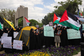 تجمع دانشجویان در محکومیت عملکرد شنیع آمریکا در برخورد با دانشجویان آزادی خواه حامی فلسطین - مشهد