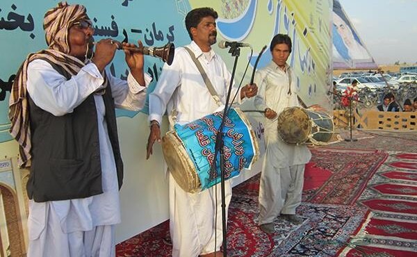 ساز هنرمندان جنوب کرمان بر سکوهای بینالمللی کوک میشود ساز هنرمندان جنوب کرمان بر سکوهای بینالمللی کوک میشود
