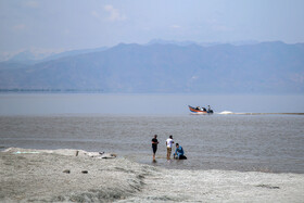  ساحل پرآب دریاچه ارومیه 