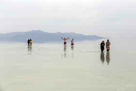  ساحل پرآب دریاچه ارومیه 