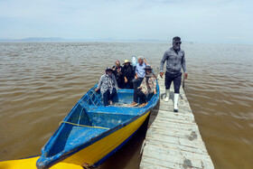  ساحل پرآب دریاچه ارومیه 