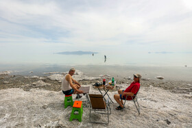  ساحل پرآب دریاچه ارومیه 