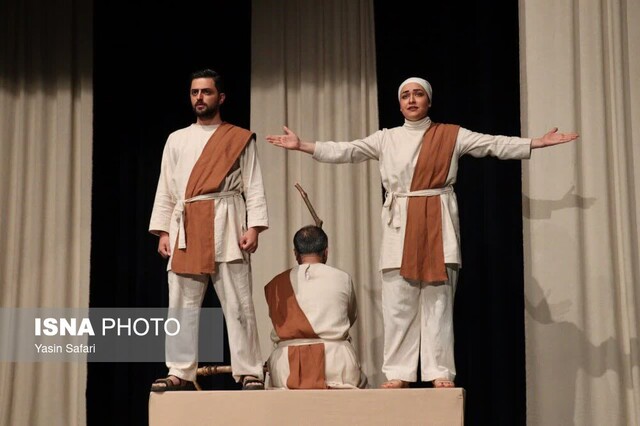 نمایش "سی و یکمین شب اجرای مدهآ "در بندرانزلی روی صحنه رفت