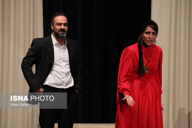 نمایش "سی و یکمین شب اجرای مدهآ "در بندرانزلی روی صحنه رفت