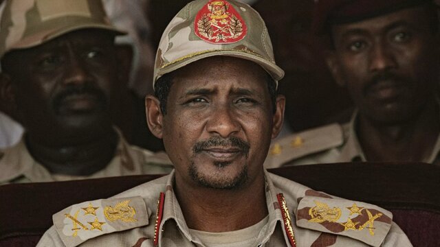 فرمانده «واکنش سریع» سودان: به دفاع از خود در تمامی جبههها ادامه میدهیم فرمانده «واکنش سریع» سودان: به دفاع از خود در تمامی جبههها ادامه میدهیم