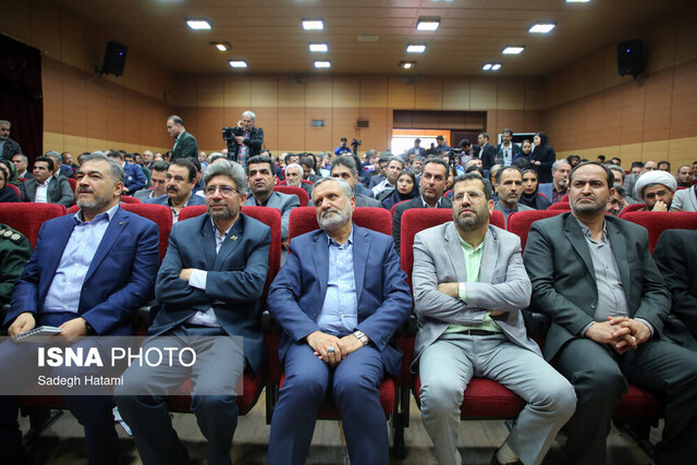 وابستگی اقتصادی اسارت میآورد