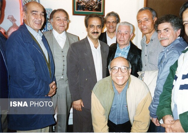 افشای یک توطئه از سوی چند بازیکن تیمملی فوتبال/ پول میدهند و مربی خارجی «درپیت» میآورند