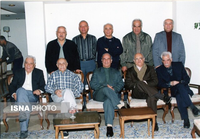 افشای یک توطئه از سوی چند بازیکن تیمملی فوتبال/ پول میدهند و مربی خارجی «درپیت» میآورند