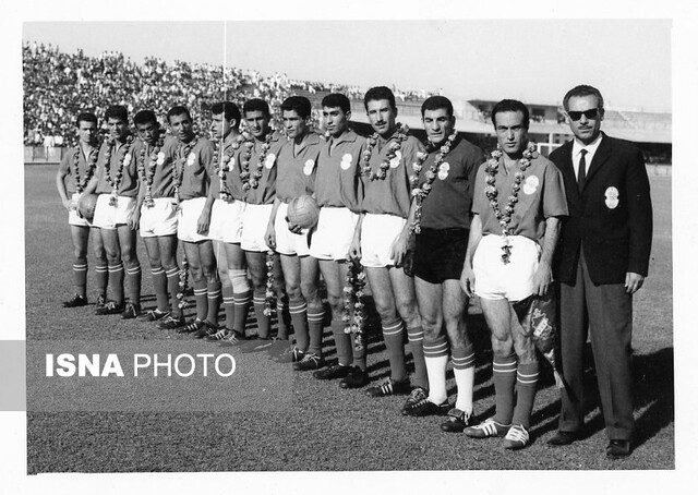 افشای یک توطئه از سوی چند بازیکن تیمملی فوتبال/ پول میدهند و مربی خارجی «درپیت» میآورند