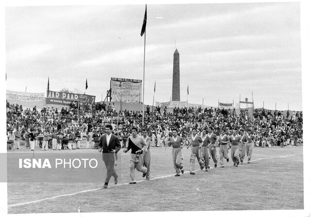 افشای یک توطئه از سوی چند بازیکن تیمملی فوتبال/ پول میدهند و مربی خارجی «درپیت» میآورند