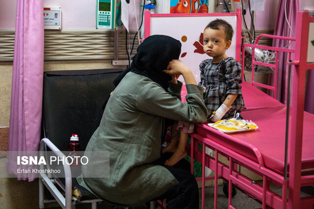 عکس خبر آرشیوی است. الزام حضور مددکار در بیمارستانهای بالای ۳۰ هزار مراجعه کننده در سال