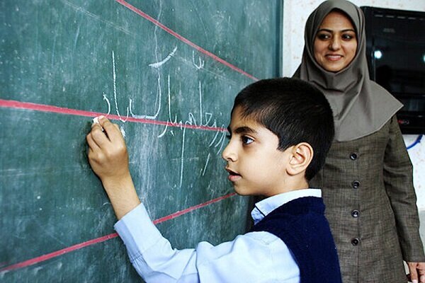 عشقی فراتر از خدمت.../ماندن در منطقه محروم؛ به واسطه عشق به دانش‌آموزان