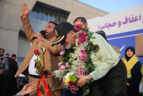 تقدیر از سردار احمدرضا رادان، فرمانده کل انتظامی در اجتماع مردمی حمایت از طرح نور (عفاف و حجاب)  مشهد