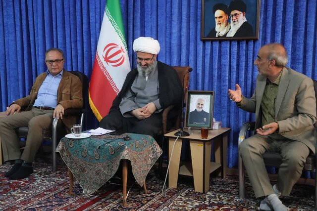 شوراها روزنهها و منافذی که به رانت اطلاعاتی برای عدهای خاص میانجامد را مسدود کنند شوراها روزنهها و منافذی که به رانت اطلاعاتی برای عدهای خاص میانجامد را مسدود کنند