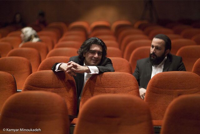 سامان احتشامی از باخ و همایون خرم مینوازد