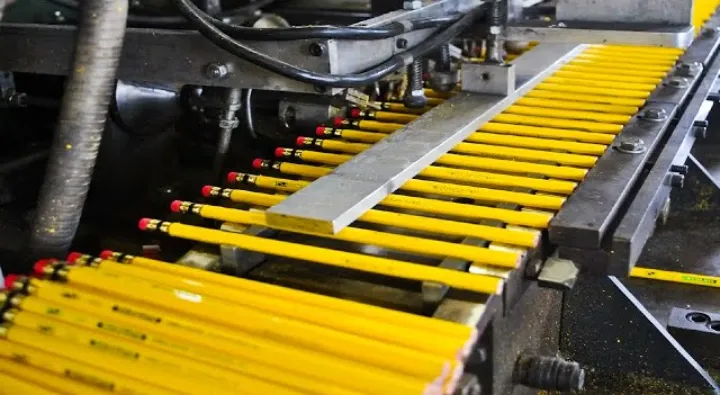 از کورههای آتشین تا نوک تیز؛ مدادها چگونه ساخته میشوند؟