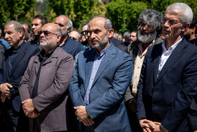 پیمان جبلی، رییس سازمان صدا وسیما در مراسم تشییع پیکر مسعود اسکویی
