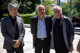 علیرضا جاویدنیا، هنرمند رادیو در مراسم تشییع پیکر مسعود اسکویی