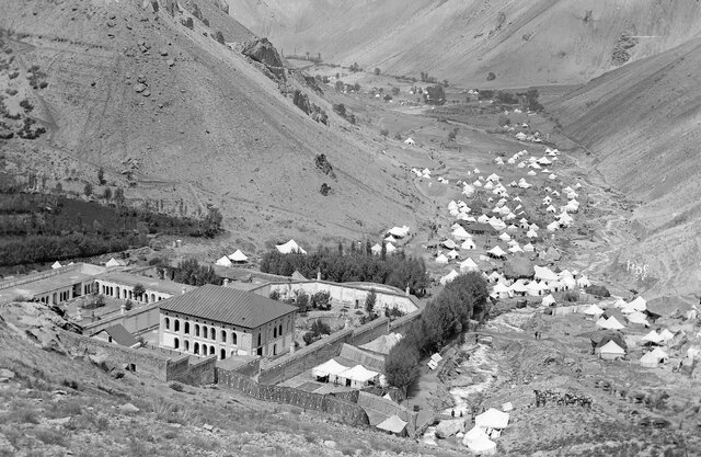 تصویر دریافتی قدیمی از کاخ ناصری در عهد ناصرالدین شاه قاجار کاخی که از ویرانی نجات پیدا کرد