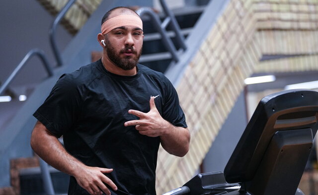 دوری زارع از تمرینات به دلیل عفونت چشم+ عکس