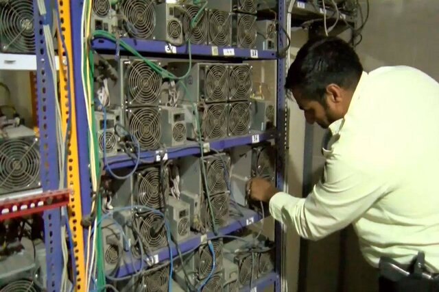 بازداشت ۲۵ تولیدکننده مراکز استخراج غیرمجاز رمز ارز در خراسان شمالی بازداشت ۲۵ تولیدکننده مراکز استخراج غیرمجاز رمز ارز در خراسان شمالی