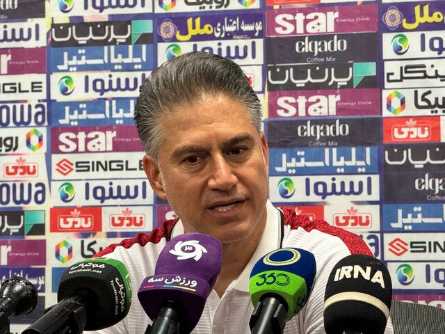 تمجید مطهری از عملکرد بازیکنان تراکتور مقابل فولاد تمجید مطهری از عملکرد بازیکنان تراکتور مقابل فولاد